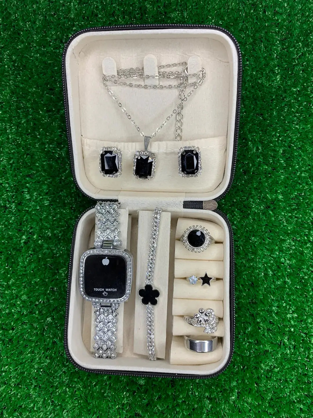 Pack of 8 Pieces Women's Trendy Gift Choice for Girls & Women Watch Set